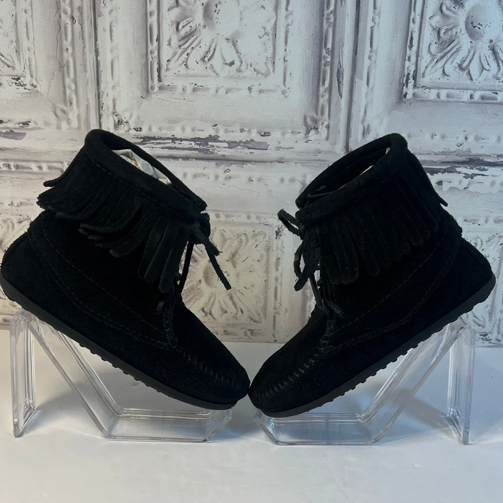 Minnetonka Kids Tramper Boot Suede Moccasin Lace-Up Ankle Boots Black Kids 11